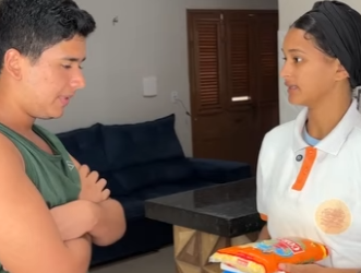 D1000007 Empregada era humilhada pela patroa patrão viu part2