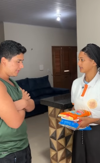 D1000007 Empregada era humilhada pela patroa patrão viu part2