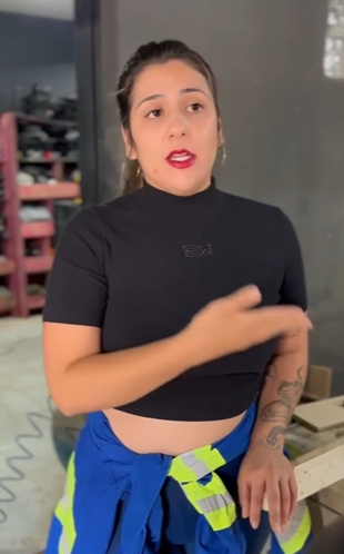 D2100003 Essa mulher não valorizou o trabalho do mecânico, e se arrependeu muit part2