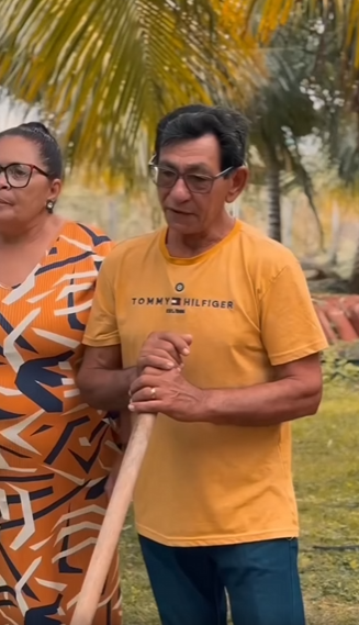 D2100001 Ele estava feliz por demitir os dois funcionários mas não imaginava o q part2