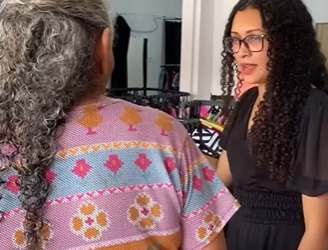 D1000003 Ela destratou a mulher sem saber que ela era a dona da loja part2
