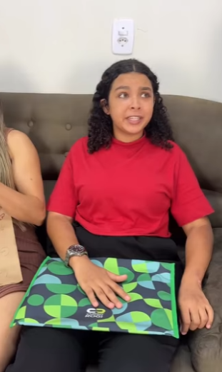 D2000010 Milionário faz teste de mendigo em entrevista de part2