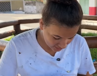 D1000033 Filha folgada não cuida das coisa do marido! part2