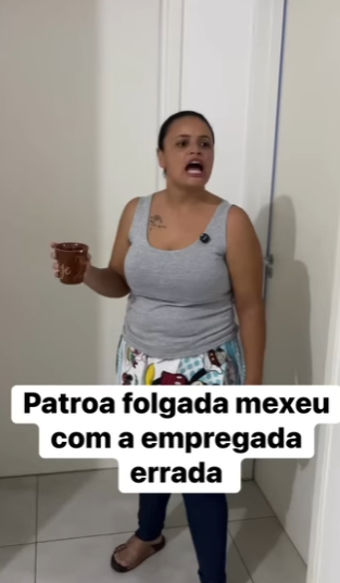 D1000007 Patroa folgada mexeu part2