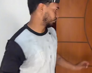 D2000029 Milionário faz teste de mendigo em entrevista de part2