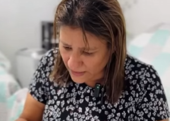 D2000004 Mãe expulsa filha grávida de casa,depois ela descobriu a verdade part2