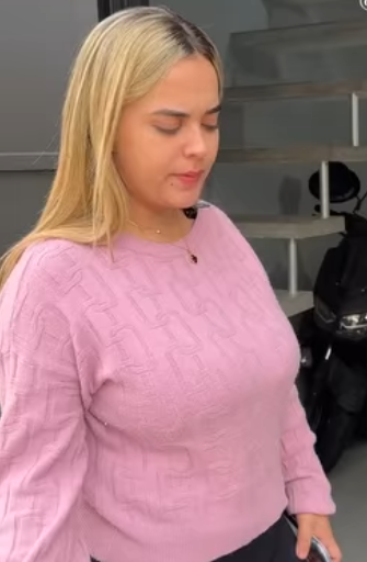 D0100003 Milionária não encontrava um amor por ser cadeiran part2