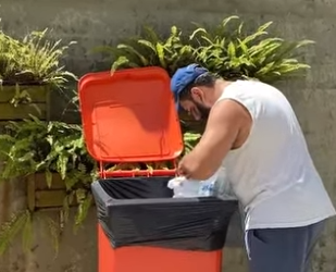 D2100002 Pai Dá Uma Grande Lição na Filha Mimada e a Reação Deles Viralizou part2