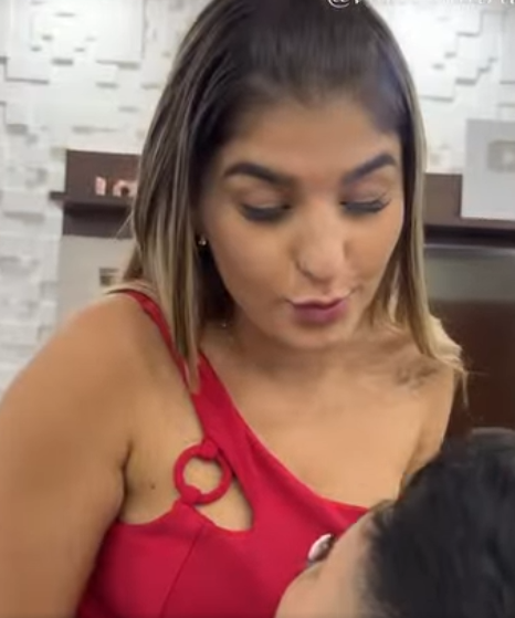 D0100001 Ele não se importava se sua esposa estivess