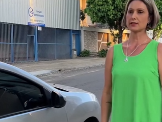 D2100012 Ela fez uma boa ação e uma mudança de vida milionária part2