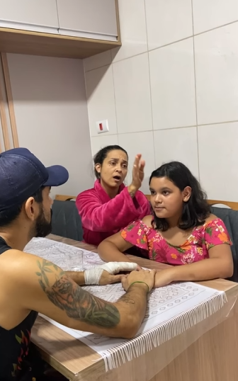 D2100019 Chamava enteada de ORDINÁRI4 quando o pai não estava, no final foi isso que aconteceu part2