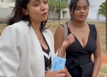 D2100006 Empresária muda a vida deste homem por sua honestidade part2