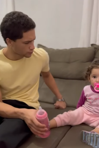 D2100001 Este bebê vai mudar a vida desta família da noite para o dia História part2D2100001 Este bebê vai mudar a vida desta família da noite para o dia História part2