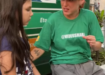 D0100004 Milionário deu uma lição de humildade para a esposa e a filha part2