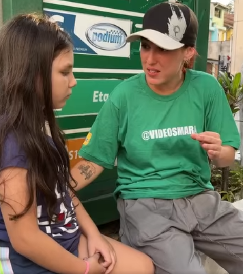 D0100004 Milionário deu uma lição de humildade para a esposa e a filha part2