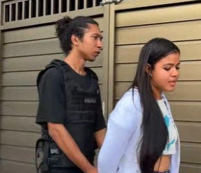D2000006 Eles pensaram que podiam zombar dela, mas sua astu cia lhes deu um lic a o que nunca esquecera o part2