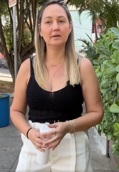 D0100002 Sua irmã ajudou a se formar e quando conseguiu, virou as costas para Ela part2