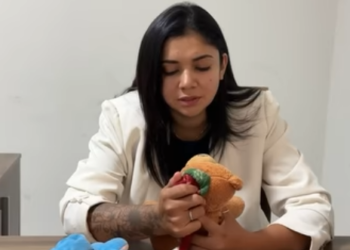 D0100003 Mulher tirou a filha de uma desconhecida para que seu marido não a deixasse part2