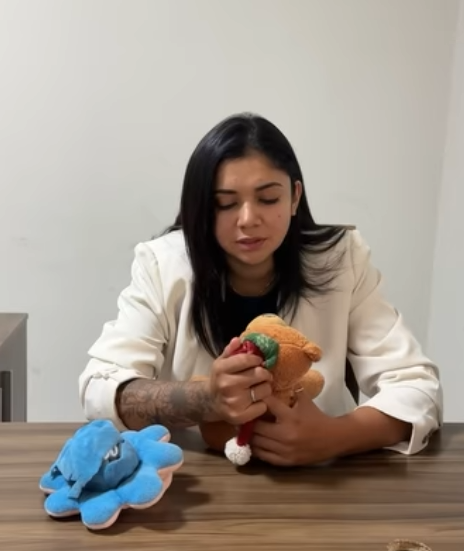 D0100003 Mulher tirou a filha de uma desconhecida para que seu marido não a deixasse part2