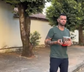 D2100010 Um rosto bonito nem sempre demostrar o seu verdadeiro coração part2