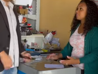 D2100010 Ele só queria um litro de leite, mais o chefe do local humilhou, ele só não imaginava a reviravolta part2