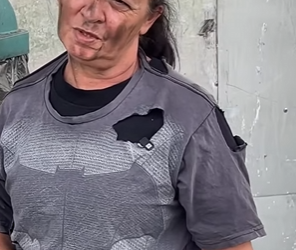 D2000005 Jovem descobre que sua MÃE é moradora de rua Olha o que ela fez part2