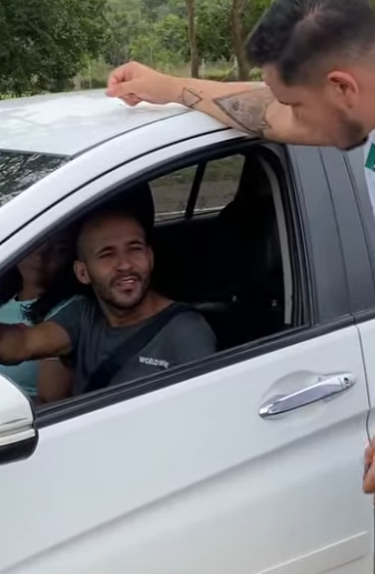 D2100004 Ele foi humilhado na frente da esposa, sem pensar do dia de amanhã part2